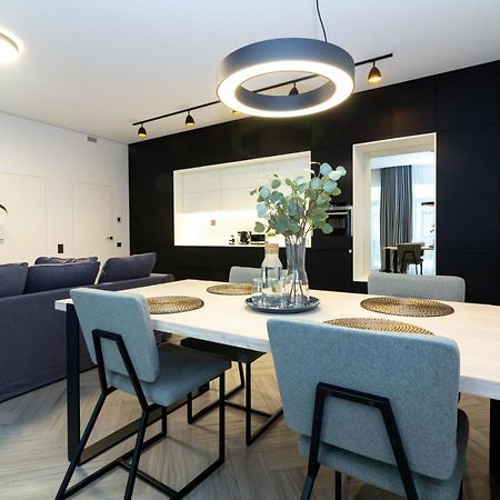 Cohost I Oldtown 60M2 Apt W-Garage Parking, Balcony & Self Check-In VNO Esterno foto