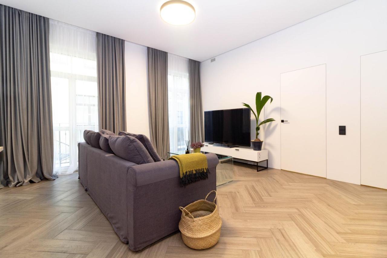 Cohost I Oldtown 60M2 Apt W-Garage Parking, Balcony & Self Check-In VNO Esterno foto