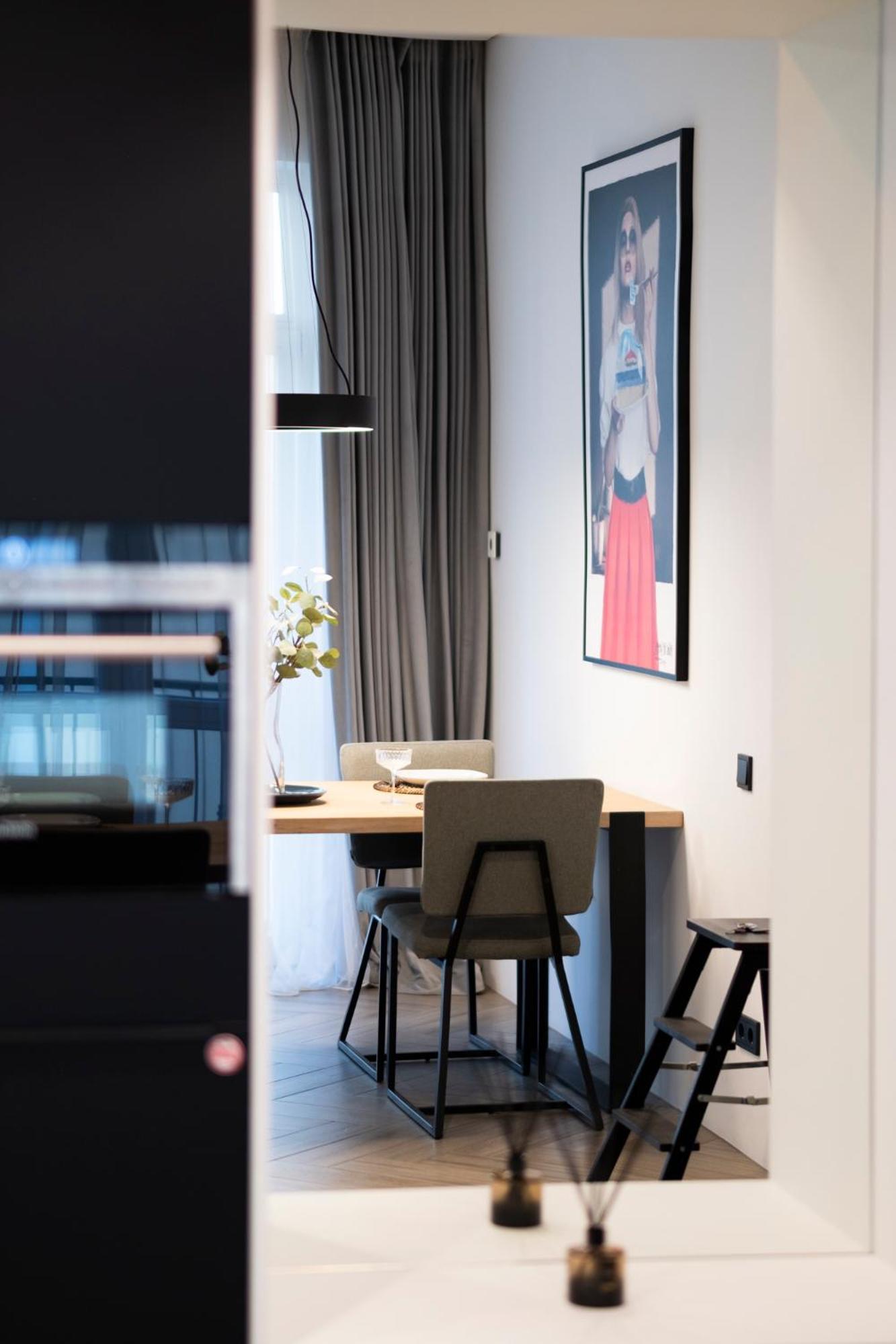 Cohost I Oldtown 60M2 Apt W-Garage Parking, Balcony & Self Check-In VNO Esterno foto