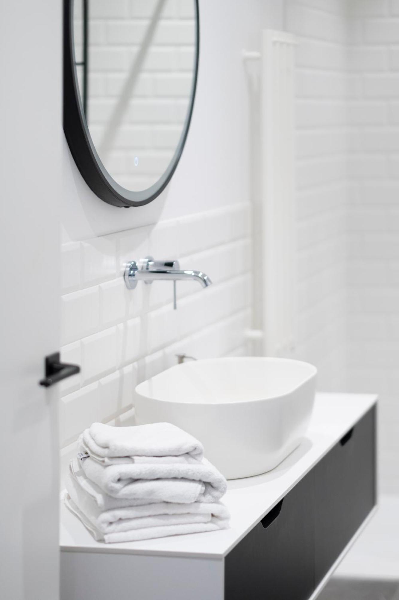Cohost I Oldtown 60M2 Apt W-Garage Parking, Balcony & Self Check-In VNO Esterno foto